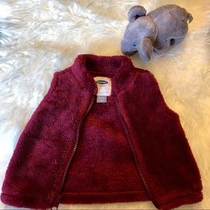 Infant Old Navy burgundy fleece vest - 0-3 months